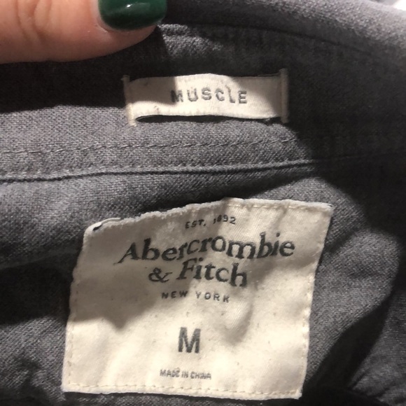 Abercrombie & Fitch Muscle fit gray button down shirt size medium - Picture 10 of 11